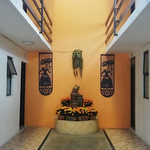 Habitación Estándar con 2 Camas Individuales